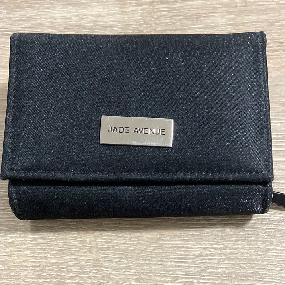 Vintage Jade Avenue Woman’s Wallet